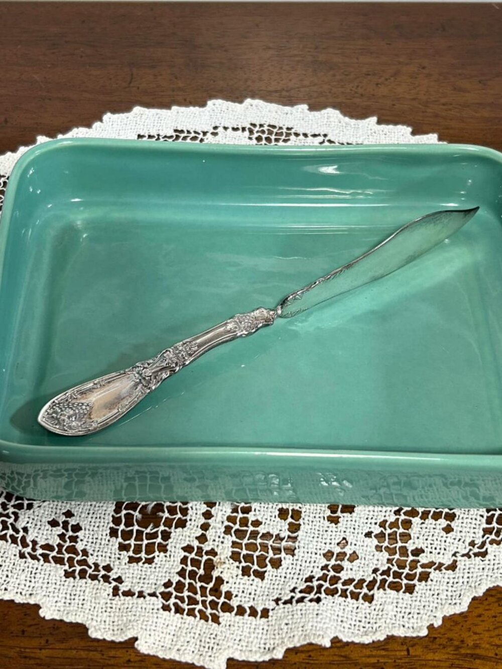 Antique “La Vigne” silverplate master butter knife plus bonus